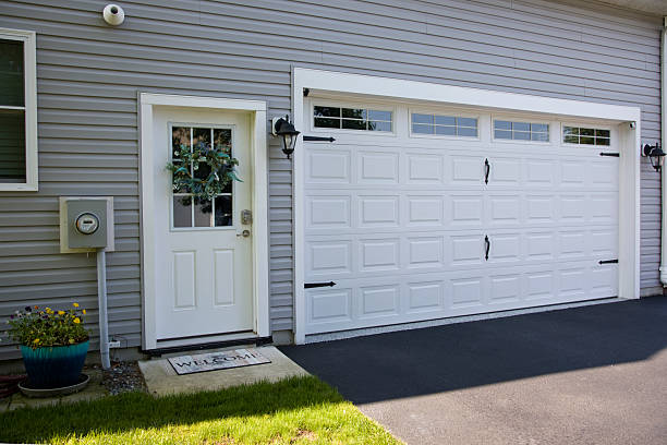 24/7 Emergency Garage Door Panel Replacement experts in Leechburg, PA